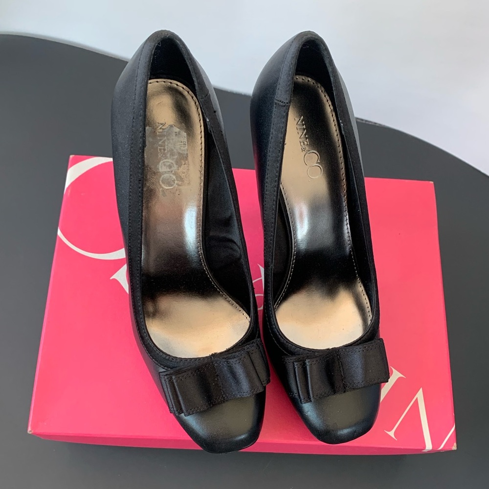 Nine & Co Black Platform Heels - Picture 3 of 10